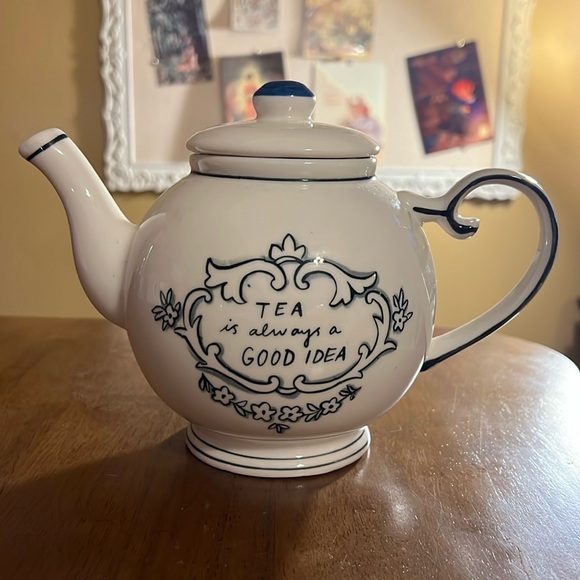 Molly Hatch “Tea is always a good idea” Teapot - Picture 1 of 5